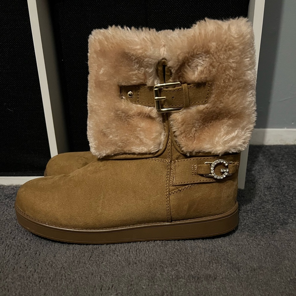 GBG LOS ANGELES WOMENS GGALEYA
Tan Faux Fur Boot
